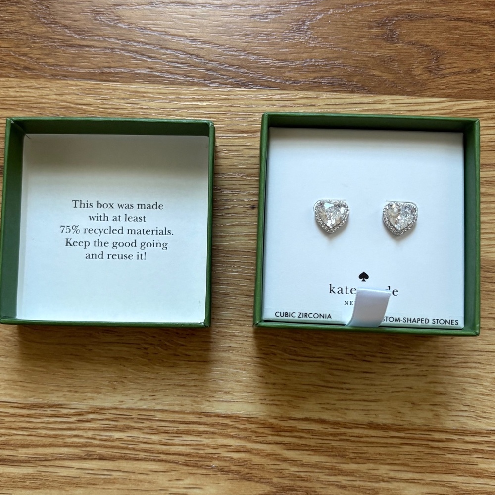 NIB Kate Spade New York My Love Heart Stud earrings - Picture 5 of 9
